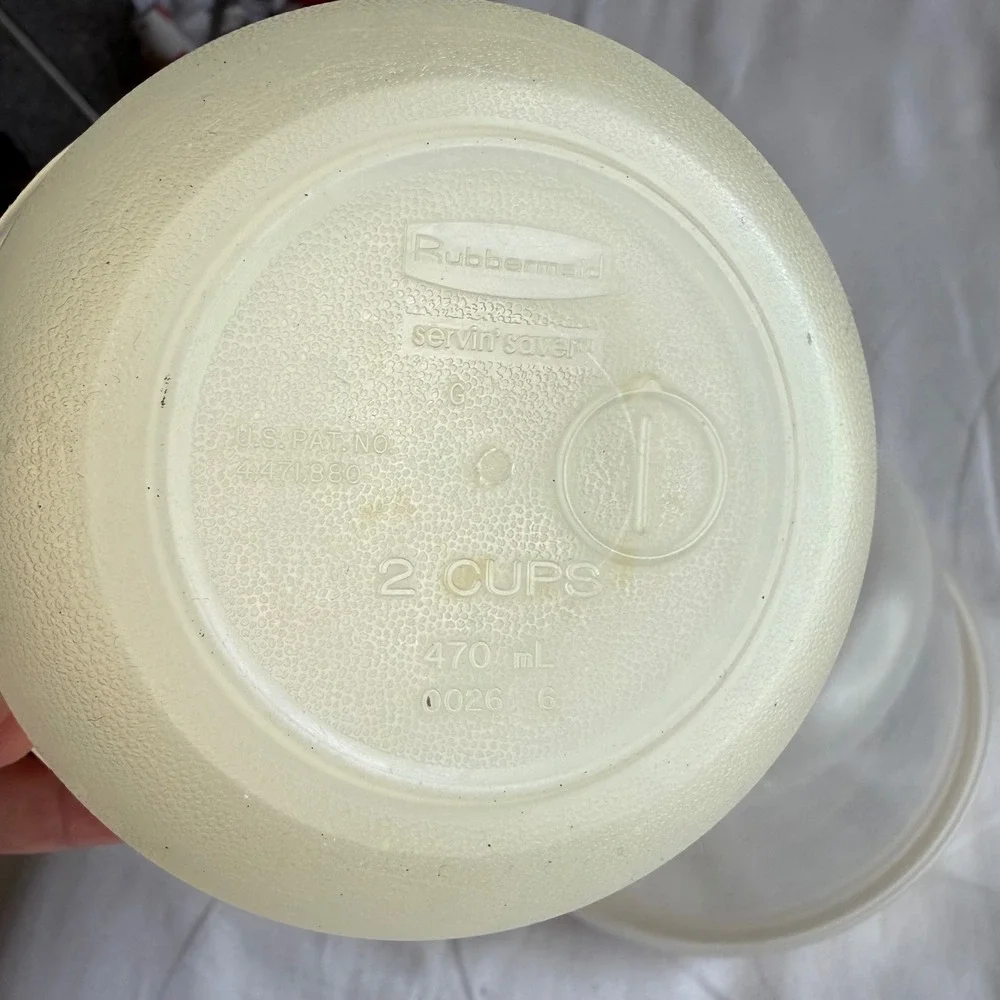 Rubbermaid vintage servin
